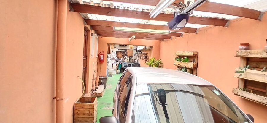 3 Bedroom Property for Sale in Strandfontein Village Western Cape